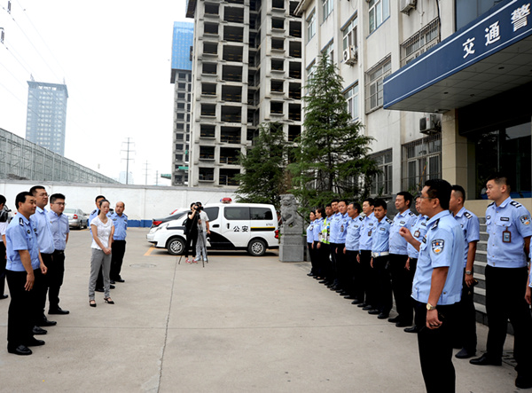 開(kāi)元集團(tuán)持續(xù)幫扶洛寧瓜農(nóng)——5000斤愛(ài)心西瓜慰問(wèn)洛陽(yáng)一線交警