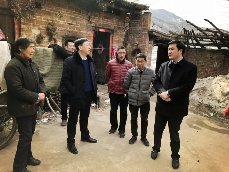 民建“組團”慰問，企業(yè)送溫暖到家